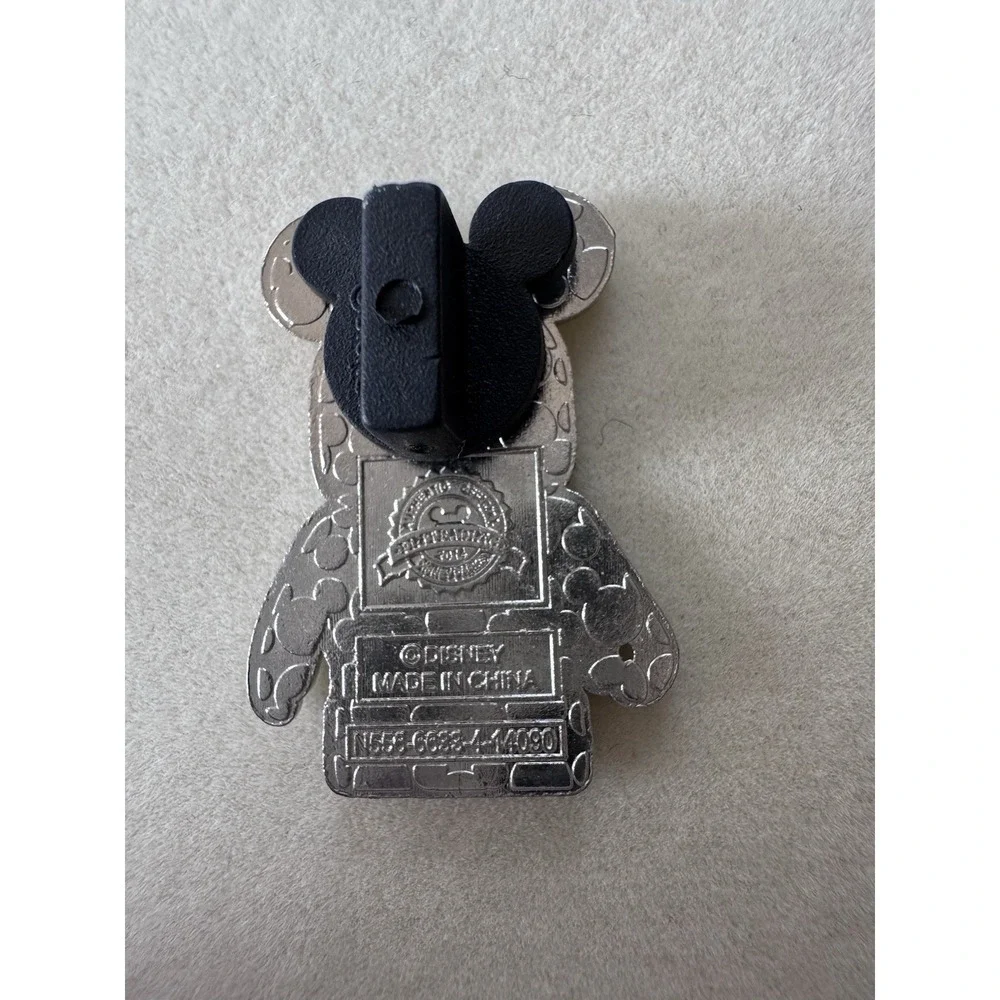 Disney World Parks - Vinylmation Mini Mickey Mouse Groom Trading Pin